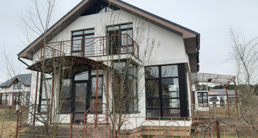 Двухэтажный коттедж, 210 м²