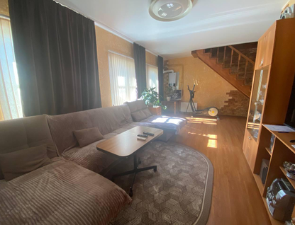 Двухэтажный дом, 140 м²