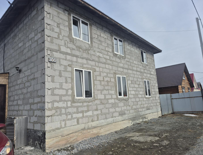 Двухэтажный коттедж, 220 м²