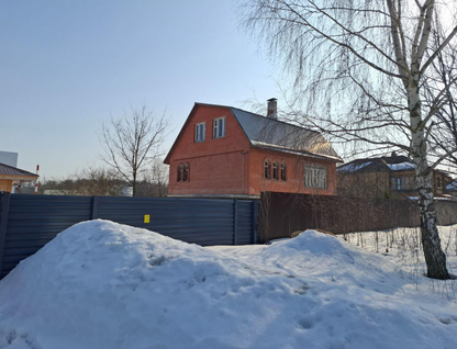 Двухэтажный дом, 200 м²