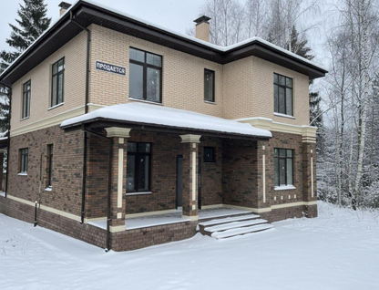 Двухэтажный дом, 253 м²