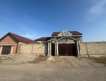 Трехэтажный дом, 1047 м²