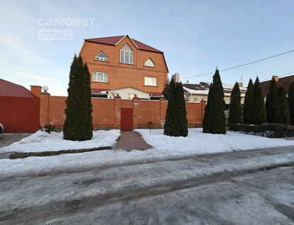 Трехэтажный дом, 500 м²