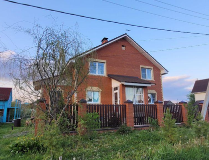 Двухэтажный коттедж, 155 м²