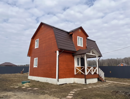 Двухэтажный дом, 95 м²