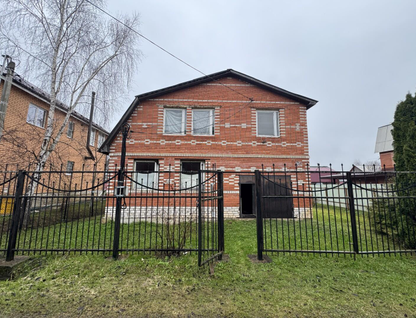 Двухэтажный дом, 110 м²