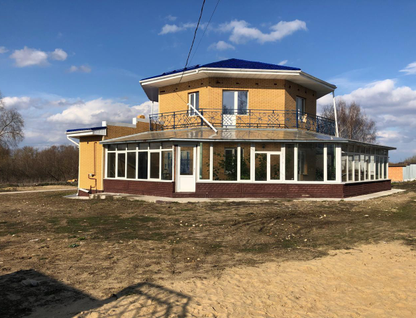 Двухэтажный коттедж, 280 м²