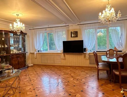 Трехэтажный дом, 298 м²