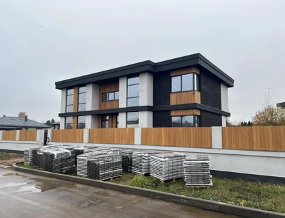 Двухэтажный коттедж, 279 м²