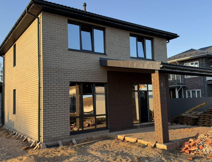 Двухэтажный дом, 180 м²