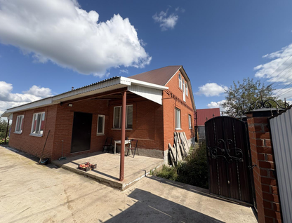 Двухэтажный дом, 158 м²