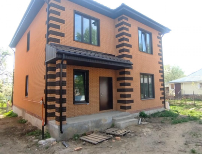 Двухэтажный дом, 195 м²