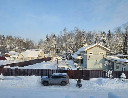 Двухэтажный дом, 140 м²