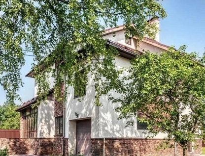 Трехэтажный дом, 228 м²
