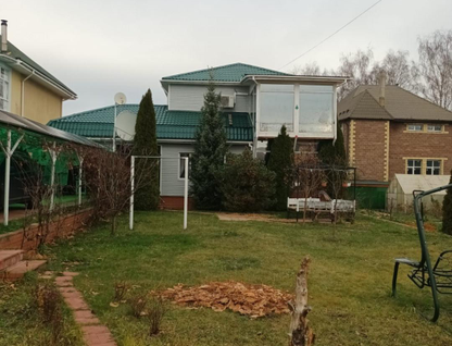 Двухэтажный дом, 140 м²