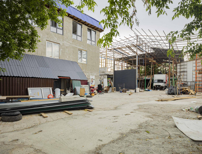 Трехэтажный дом, 1670 м²