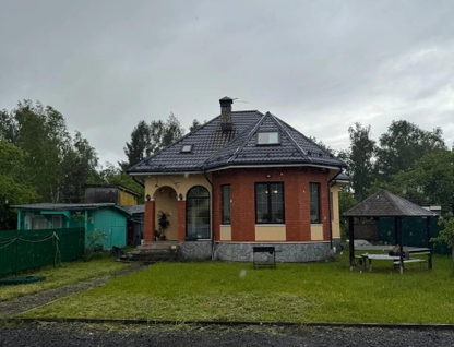 Двухэтажный дом, 140 м²
