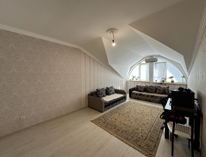 2-к. квартира, 82&nbsp;м²