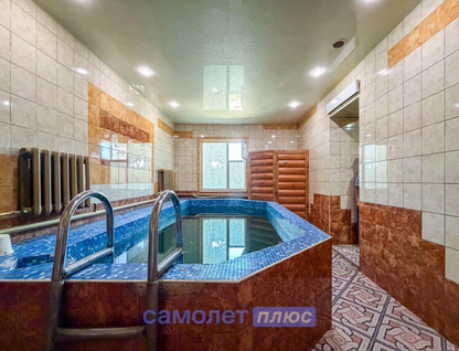Торговые помещения, 381,2 м²