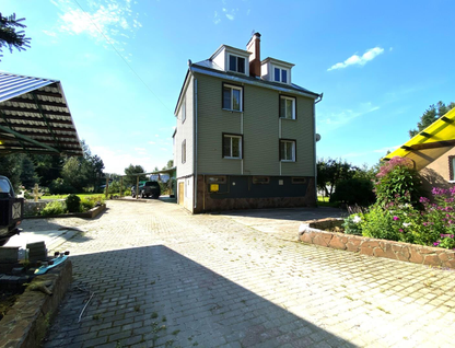 Трехэтажный дом, 193,8 м²