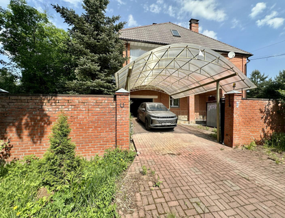 Трехэтажный дом, 234 м²