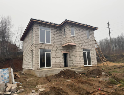 Двухэтажный дом, 180 м²