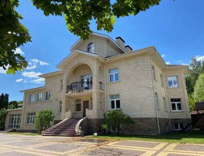 Трехэтажный коттедж, 907 м²