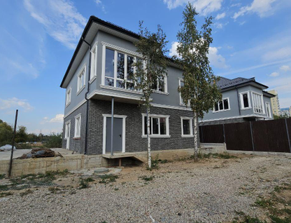 Трехэтажный дом, 246 м²