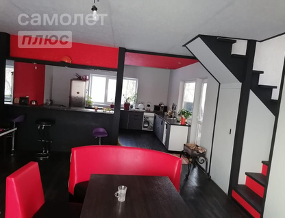 Двухэтажный дом, 200 м²