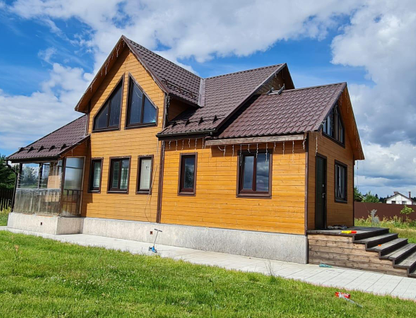 Двухэтажный дом, 140 м²