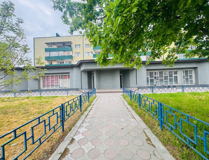 Торговые помещения, 1556 м²