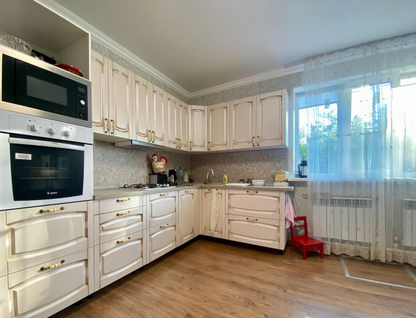 Двухэтажный дом, 178 м²