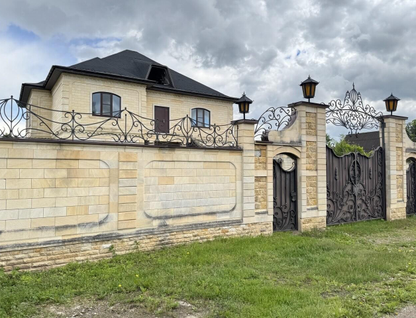 Трехэтажный дом, 300 м²