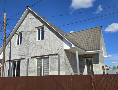 Двухэтажный дом, 160 м²