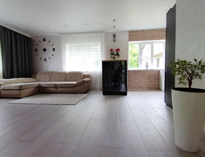 Трехэтажный дом, 190 м²