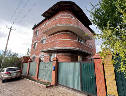 Трехэтажный таунхаус, 440 м²
