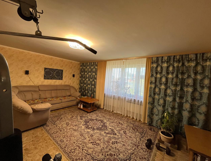Двухэтажный дом, 180 м²