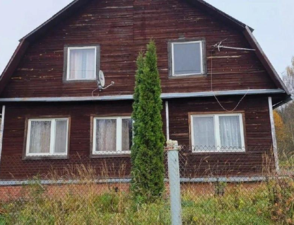 Двухэтажная дача, 77 м²