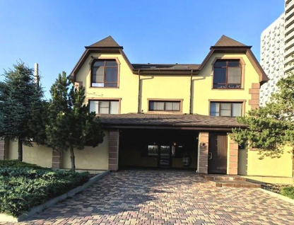 Трехэтажный дом, 459,7 м²