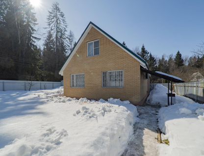 Двухэтажная дача, 108 м²