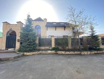 Двухэтажный дом, 313 м²