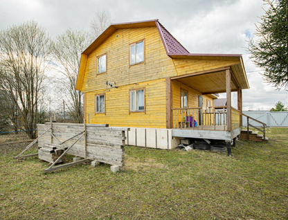 Двухэтажная дача, 120 м²