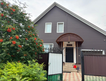 Двухэтажный дом, 179 м²