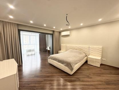 3-к. квартира, 140 м²