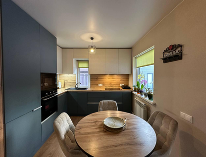 Двухэтажный дом, 107 м²