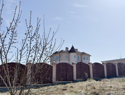 Трехэтажный коттедж, 637 м²