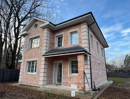 Двухэтажный дом, 160 м²