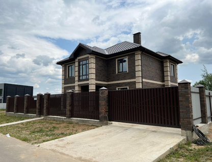 Двухэтажный коттедж, 229 м²