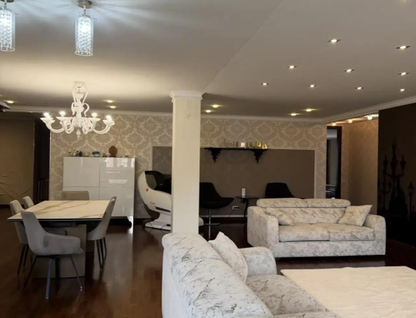 6-к. квартира, 240 м²