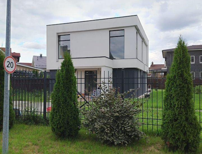 Двухэтажный дом, 200 м²